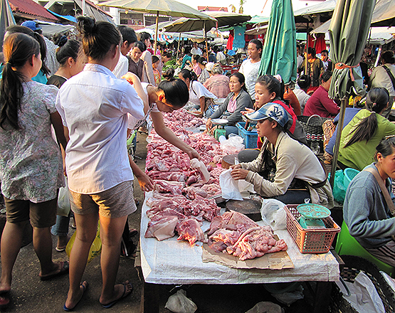 Fresh-meat-at-the-crowdy-morning-market
