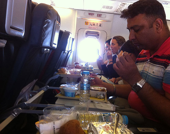 comer en un avión